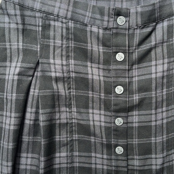 Harry Potter Plaid Skirt with snap button closures, Size: XL - Picture 4 of 17
